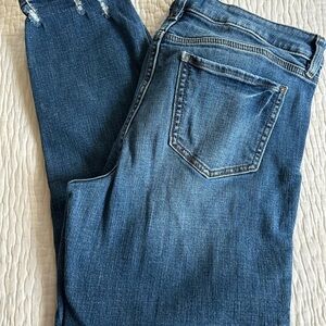 Studio Blue Women's mid rise relaxed skinny distressed Jeans